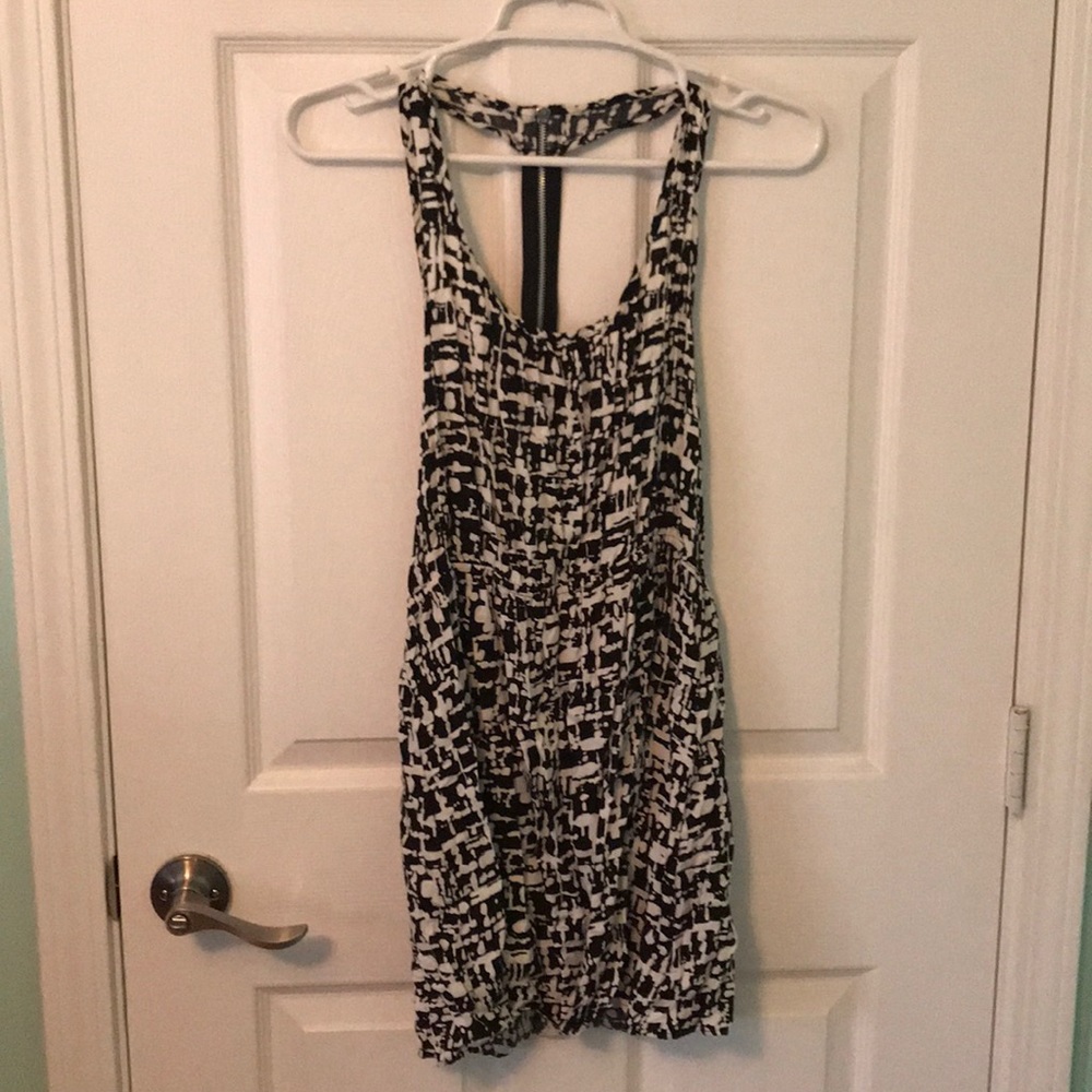 black and white patterned zipper dress